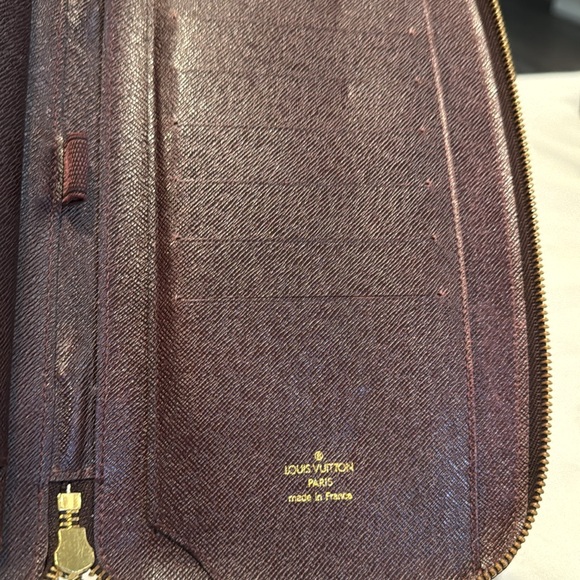 Authentic Louis Vuitton Tyga organizer - Picture 10 of 16